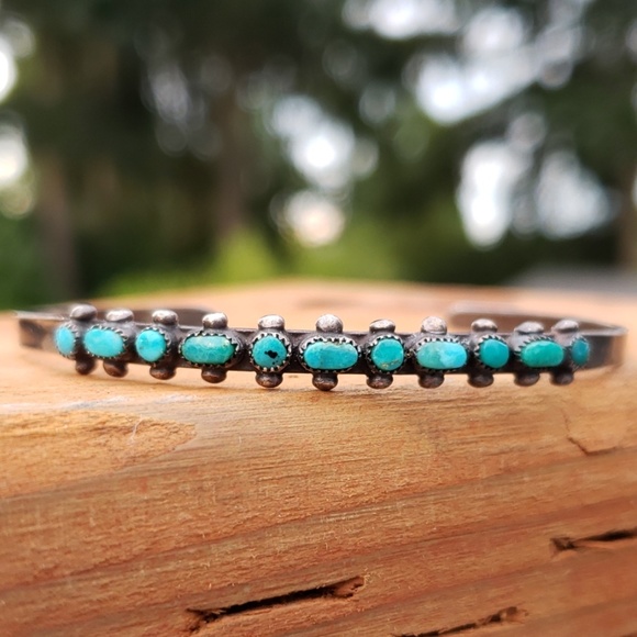 Vintage Jewelry - Vintage Turquoise Sterling Silver Handcrafted Cuff